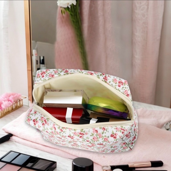 Quilted Floral Cosmetic Bag - Pink and Green - Picture 3 of 8